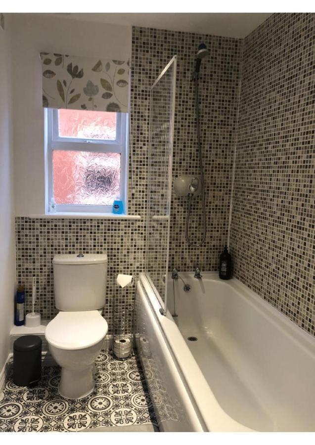 Perfectly Placed 3 Bed Home In A Peaceful Close Дарлингтън Екстериор снимка